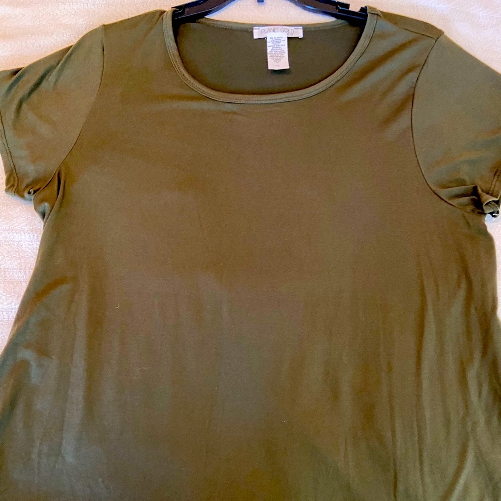 Womens olive green tee shirt